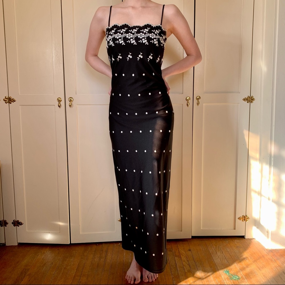 Vintage 90s Ecru Studio black and white floral embroidered formal prom dress